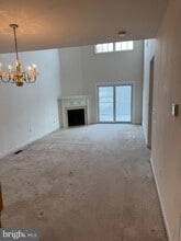 Building Photo - 228 W Ridge Ct