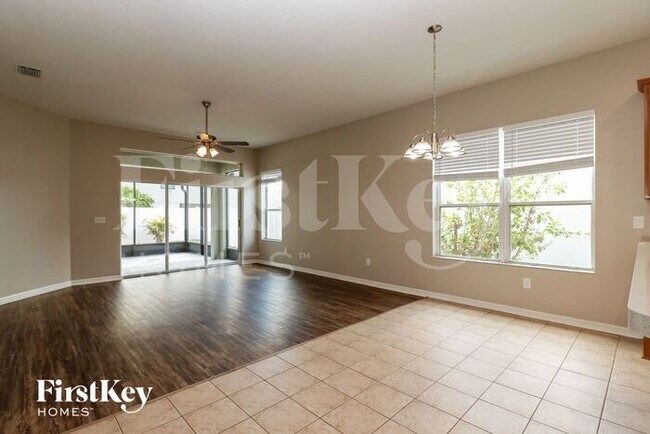Foto del edificio - 7727 Stoney Hill Dr