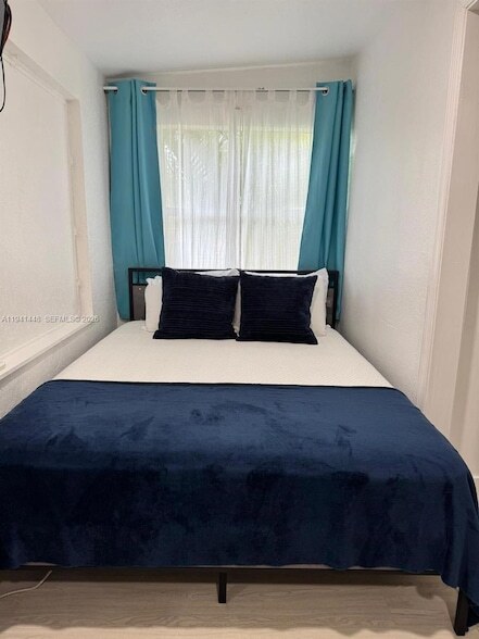 Foto del edificio - 582 E 18th St