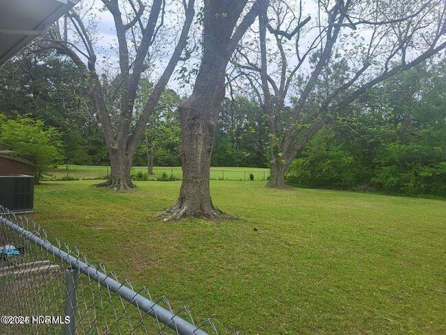 Foto del edificio - 2127 Ramsey Loop Rd
