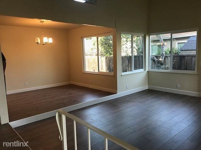 Building Photo - 333 Bluefield Dr