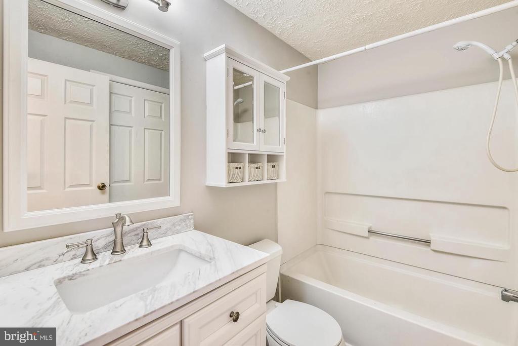 Primary Photo - 3501 Wedgewood Ct