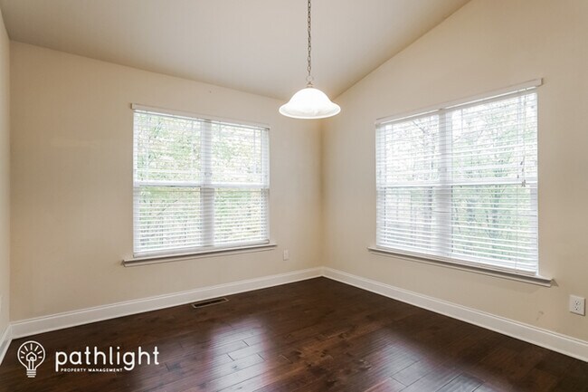 Foto del edificio - 349 N Farm Dr, Clayton, NC, 27527