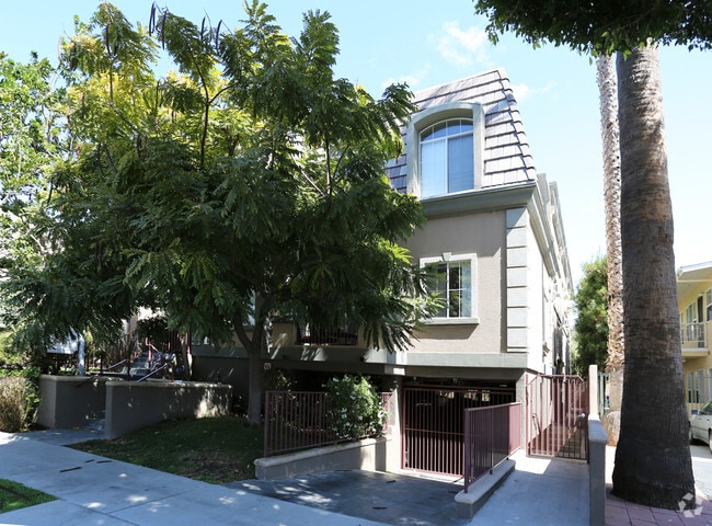Building Photo - 4344 McLaughlin Ave