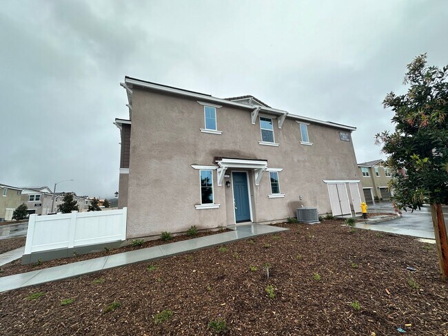 Foto del edificio - 1 Year Old Lenner 3 Bedroom + Loft Condo i...
