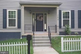 Building Photo - 208 Bryan Ave