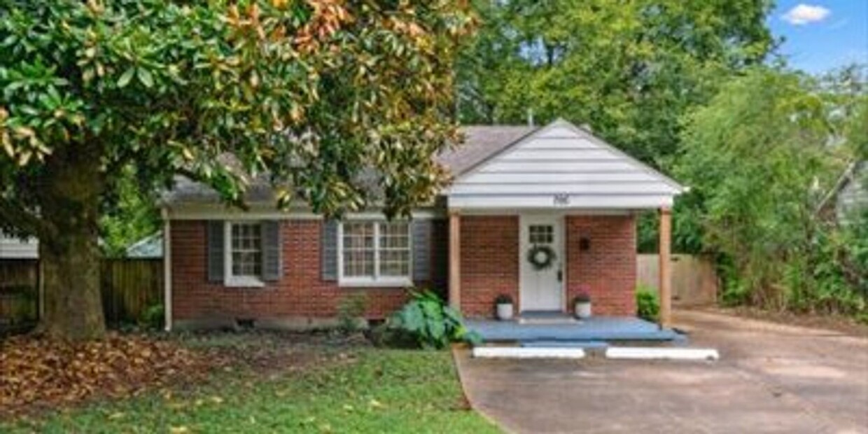 Foto principal - 4 Bedroom, 2 Bathroom Near Park & Goodlett