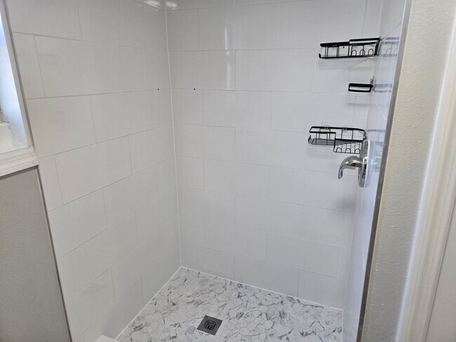 Foto del edificio - Cute 1 Bedroom Apartment In Eagle Lake