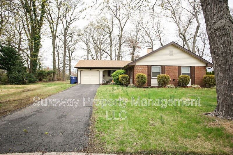 Primary Photo - 8 Manakin Pl
