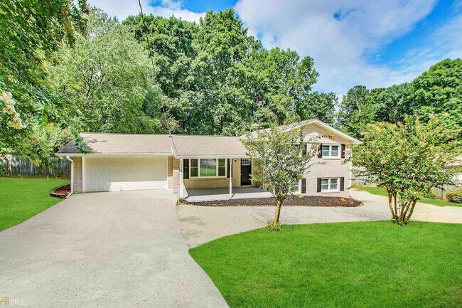Building Photo - 3986 Holland Dr