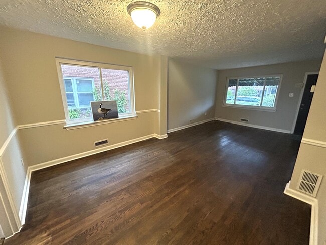 Building Photo - 5338 Chillum Pl NE