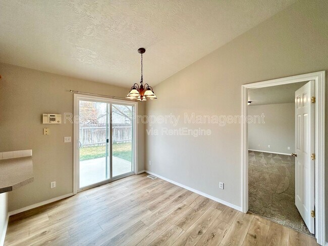 Foto del edificio - 668 N Quarter Moon Ave