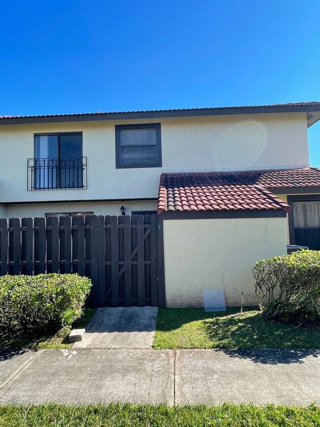 Photo - Spanish-Style 3 Bedroom, 2.5 Bath Mediterr... Apartment