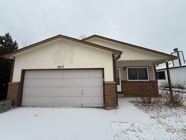 Building Photo - 3-Bedroom Home Near Horsetooth Reservoir with 2-Car Garage