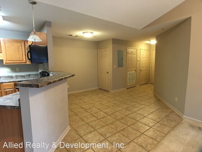 Foto del edificio - 2 br, 2 bath House - 2301 Veterans Memoria...