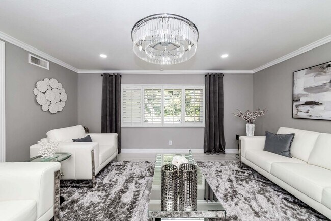 Foto del edificio - Walnut Dream Home; Updated Inside and Out,...