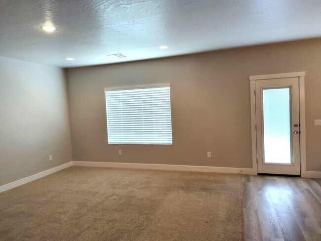 Foto del edificio - Single Level 3 Bedroom Home in St. George