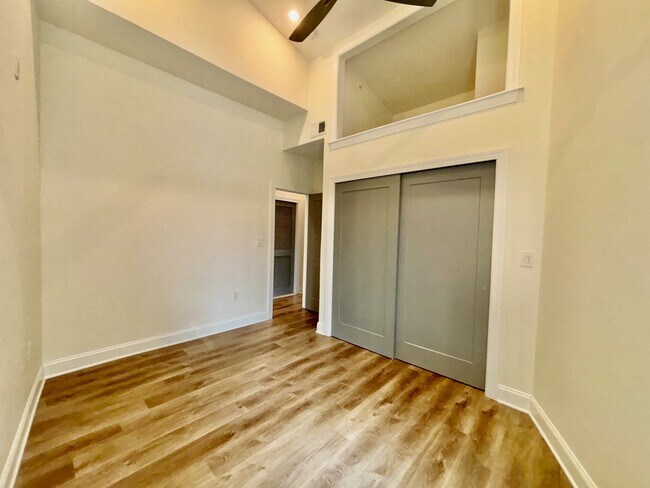 Foto del edificio - 6601 Ridge Ave