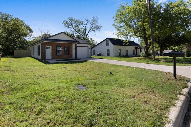 Building Photo - Brand-New 3 Bed, 2 Bath Home for Rent Neve...