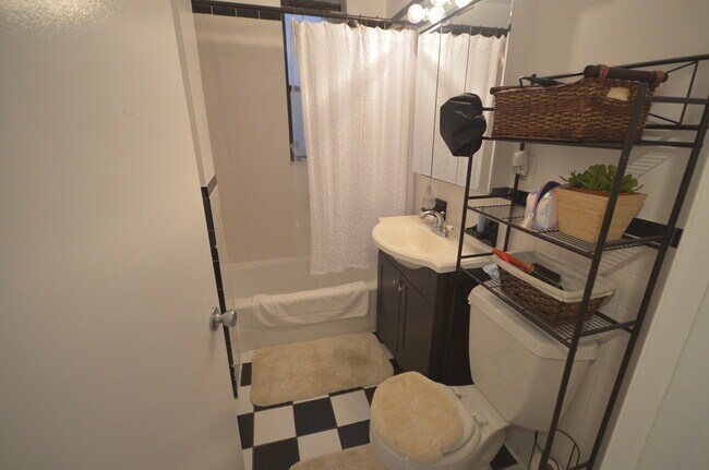 Building Photo - Bristol Court