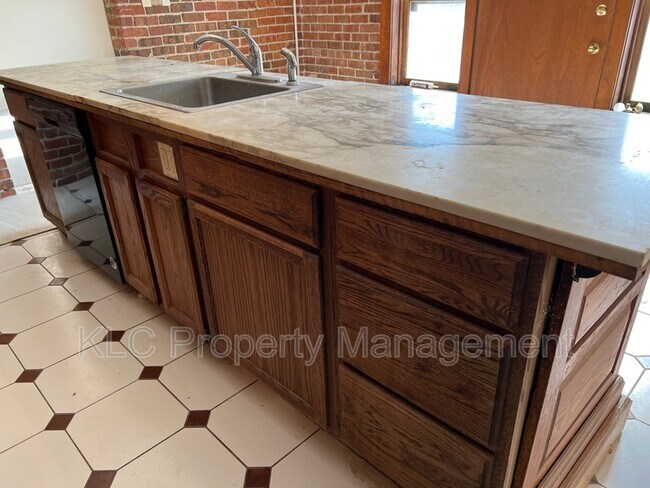 Foto del edificio - 663 17th St