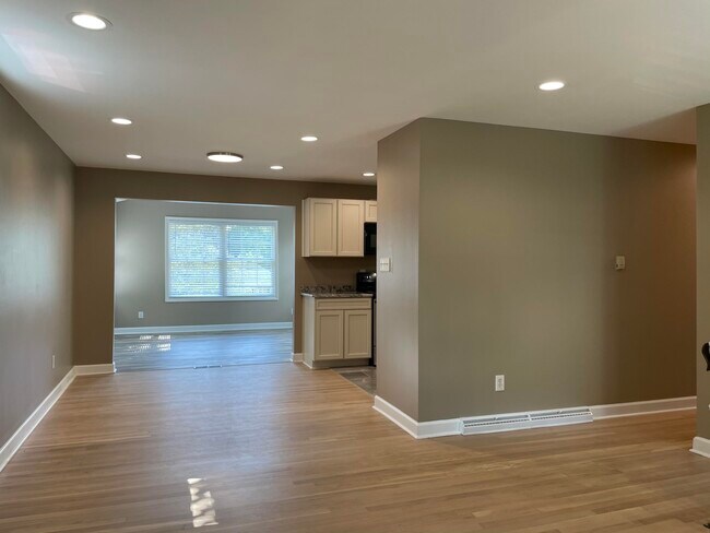 Foto del edificio - 3421 Holwyn Rd