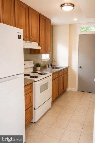 Building Photo - 63 Galveston Pl SW