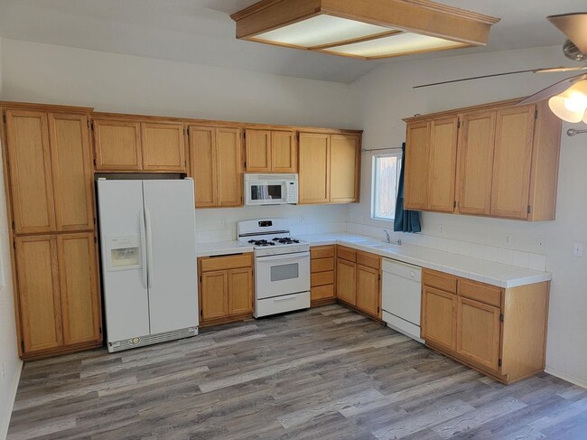 Building Photo - 12780 Avanti Way