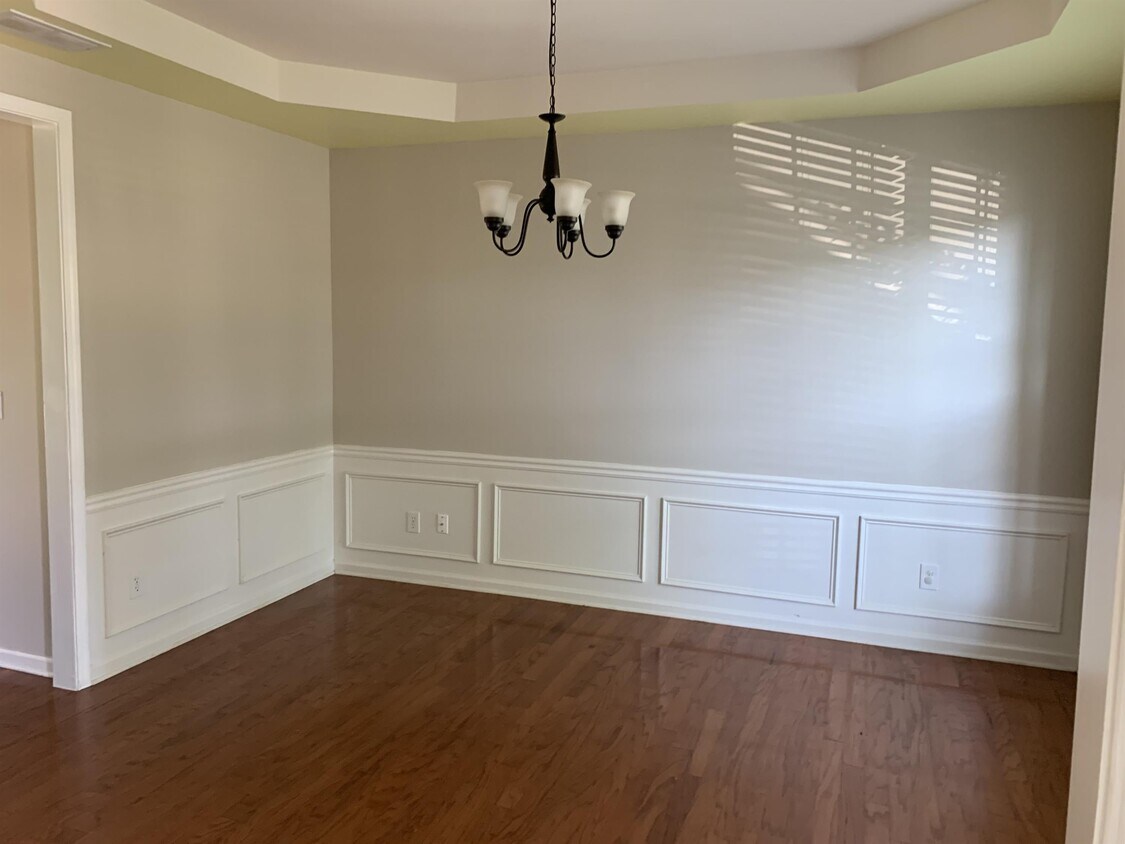 Foto principal - 8710 Radford Ln