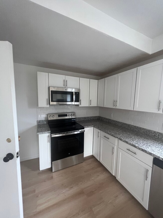 Building Photo - 1247 Commonwealth Ave