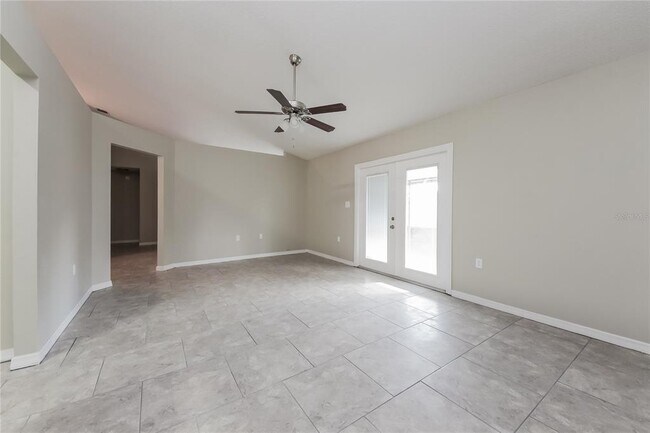 Building Photo - 945 Delano Ct