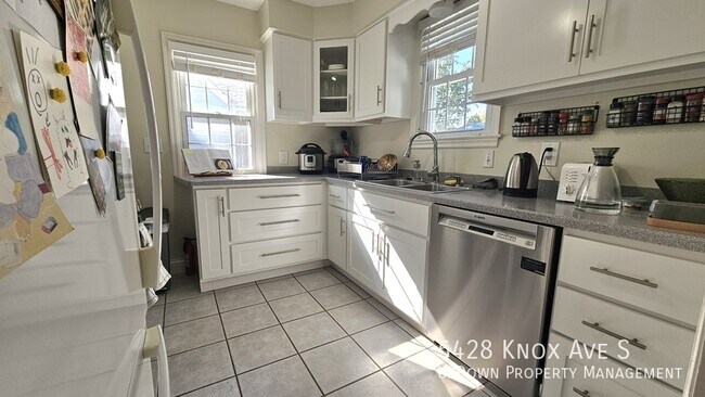 Foto del edificio - 5428 Knox Ave S
