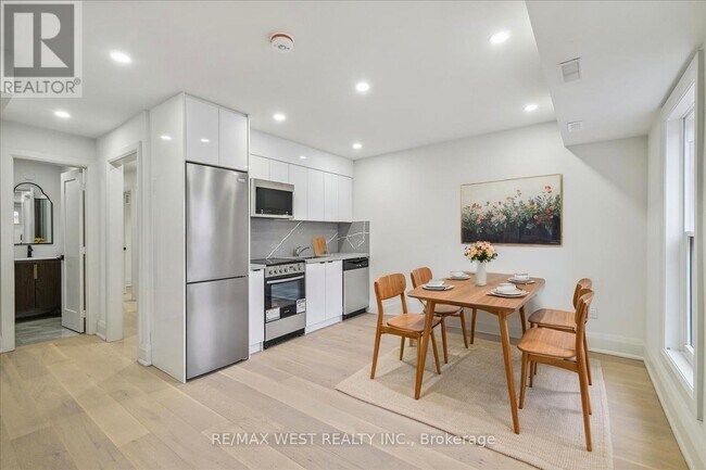 Photo du bâtiment - 202 Perth Ave