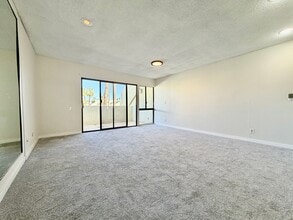 Building Photo - 1655 E Palm Canyon Dr