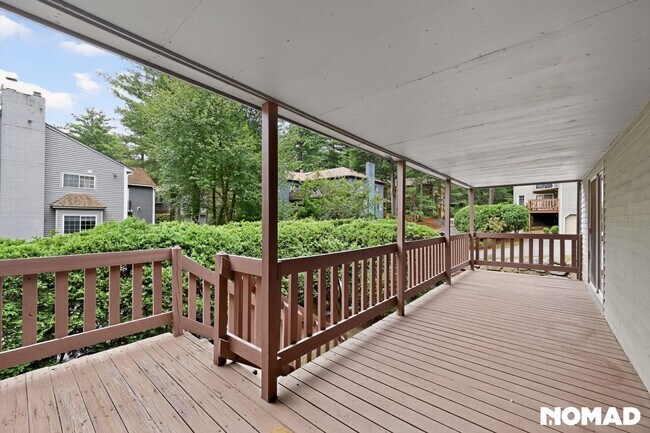 Building Photo - 9 Voyagers Ln
