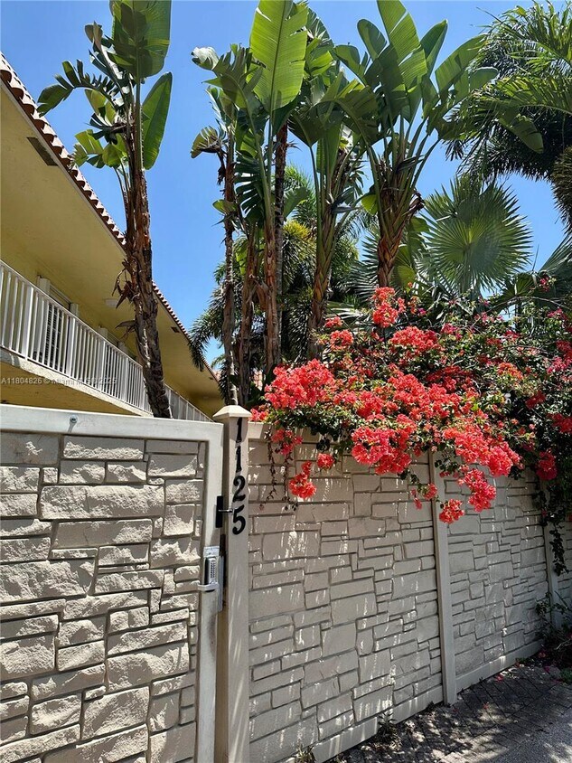 Foto principal - 1125 NE 16th Pl