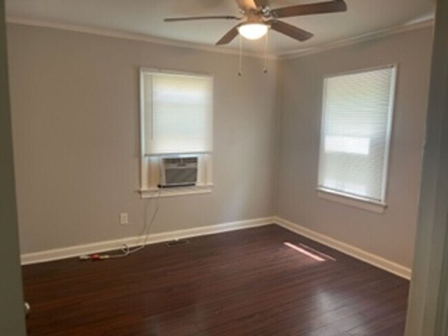 Foto del edificio - QUAINT 2 BEDROOM MINUTES FROM DOWNTOWN RAL...