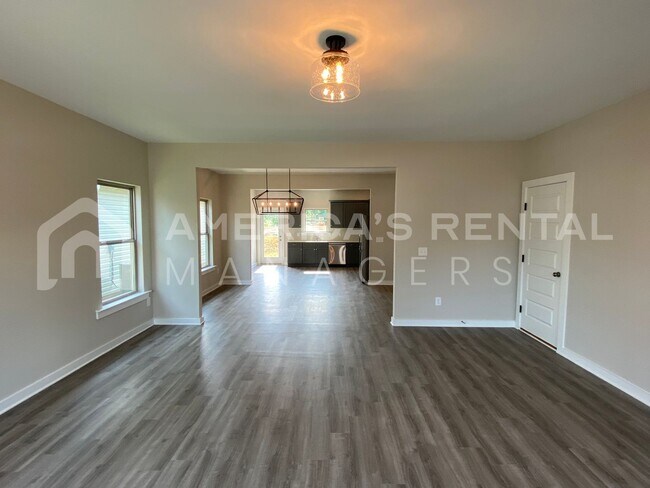 Building Photo - Home for Rent in Cullman, AL… Available to...