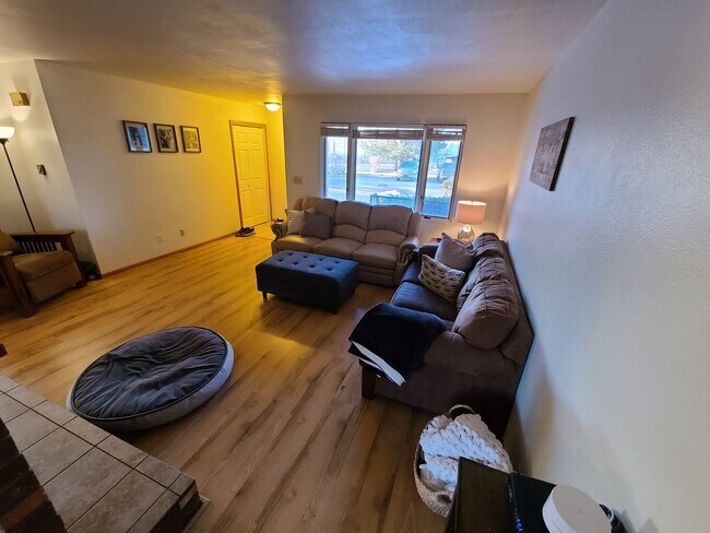 Foto del edificio - Garland (2705 &amp; 2707)