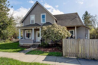 Building Photo - 614 Potter St