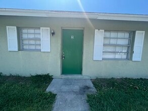 Building Photo - 570 13th Pl