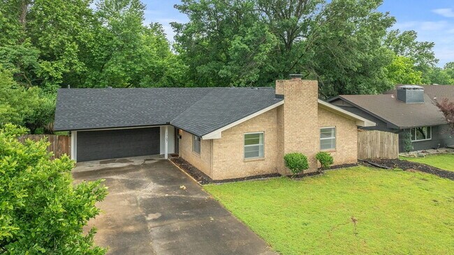 Building Photo - Simply one of those older 3-Bedroom Springdale treasures that you must see.  A three bed / two bath
