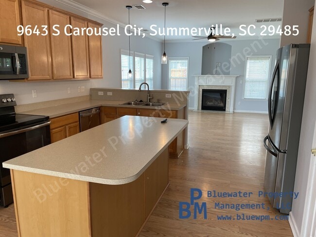 Building Photo - 9643 S Carousel Cir