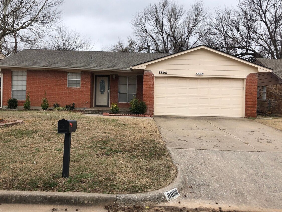 3 bedrooms, 2 baths with a 2 car garage fo... - 3 bedrooms, 2 baths with a 2 car garage fo...