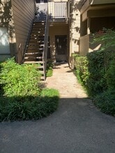 Building Photo - 10049 Westpark Dr