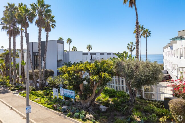 Foto del edificio - 610-660 The Village