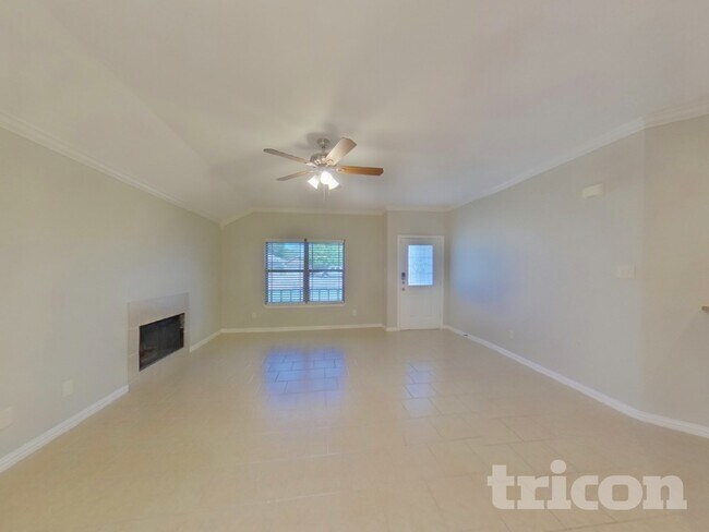 Foto del edificio - 825 Rambling Ct