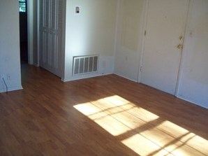Building Photo - 4300 Lynnview Dr