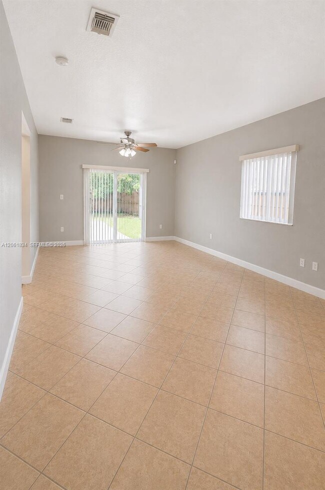 Foto del edificio - 2603 NE 41st Cir