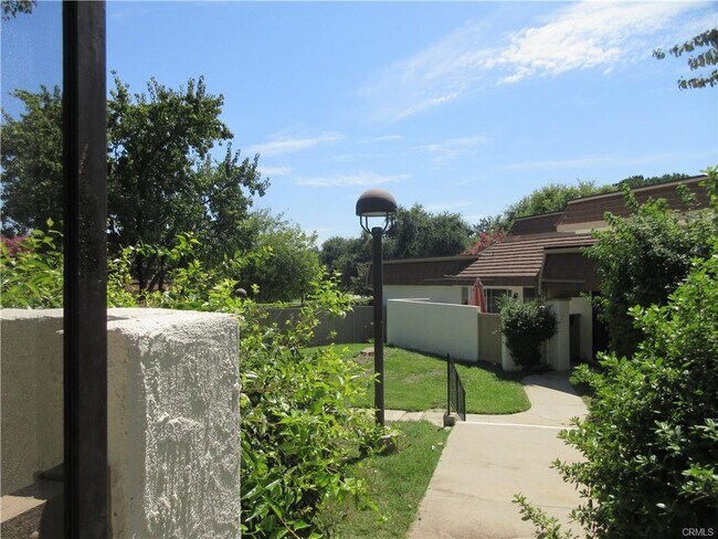 Building Photo - 10020 Larwin Ave